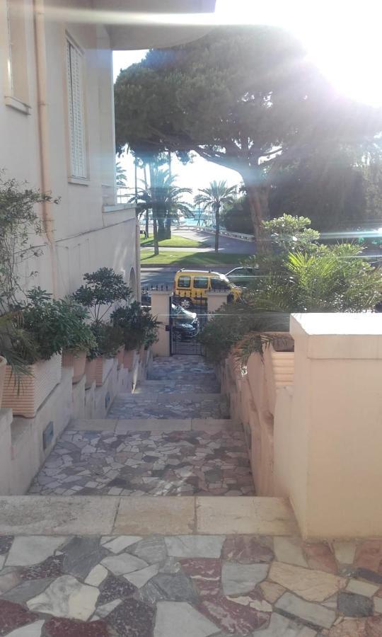Nice Flat With Terrace On The Croisette Cannes Bagian luar foto